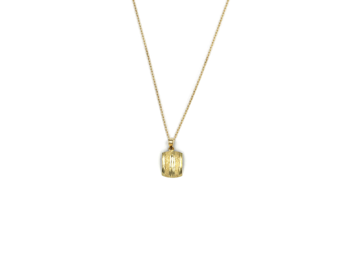 18k Gold pendant P01048