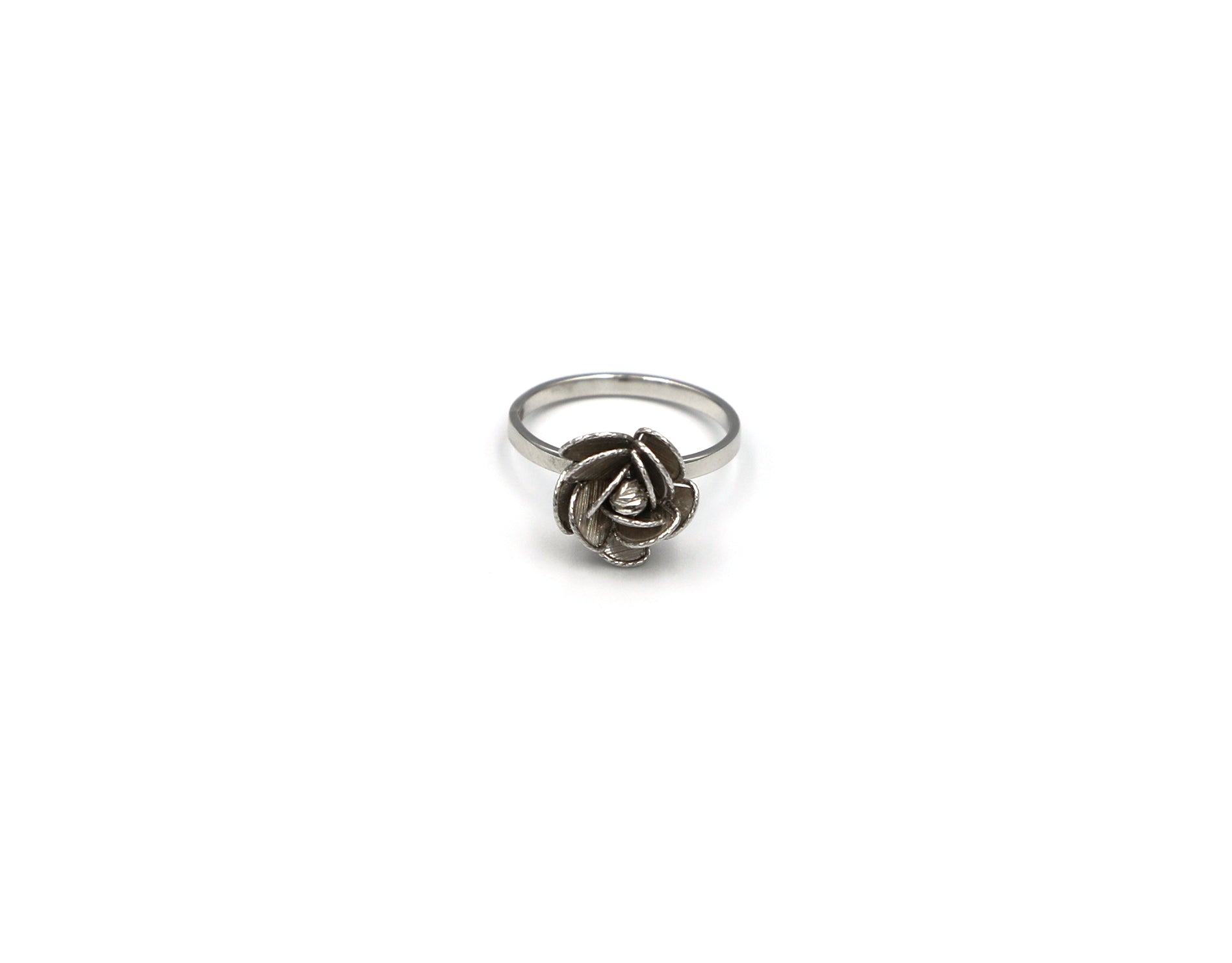 18K White Gold Ring With Rose design BG00000982/R00179