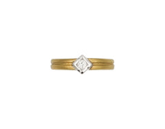 18K Gold Ring With Diamond ST00781