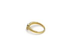 18K Gold Ring With Diamond UR04972