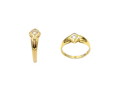 18K Gold Ring With Diamond UR07135